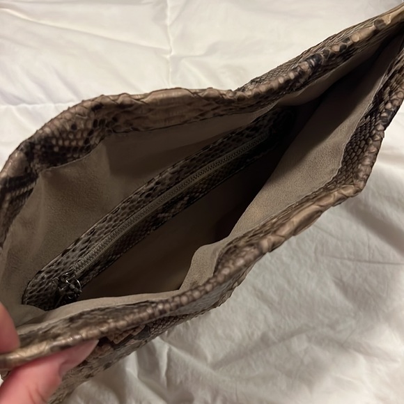 Clutch - Picture 2 of 4